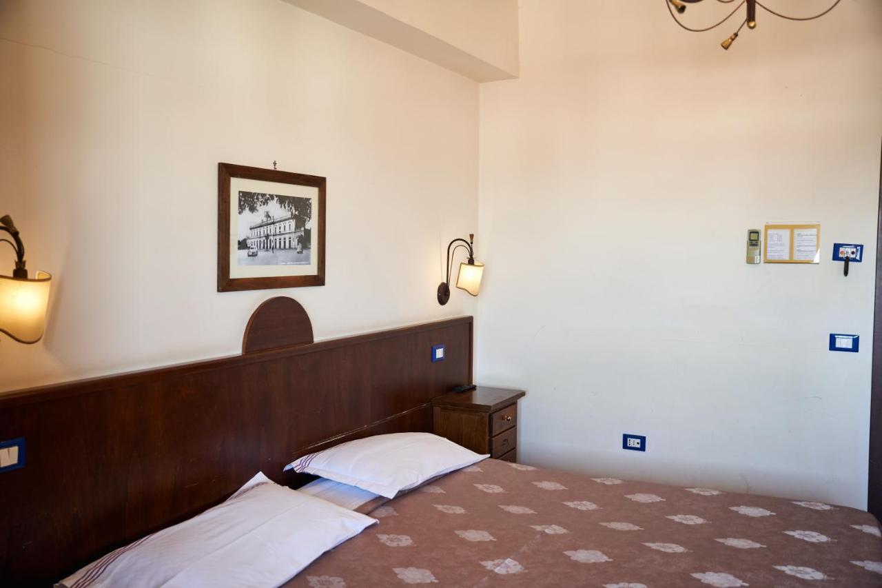 Hotel Max Aversa Exterior foto
